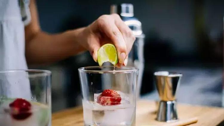 Bir bardağı karaciğere detoks etkisi veriyor İltihabın kökünü kurutuyor