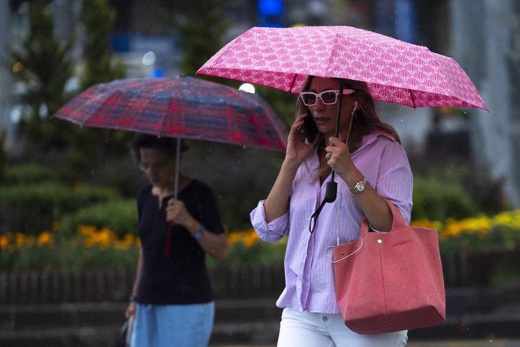 KUVVETLİ RÜZGAR UYARISI :