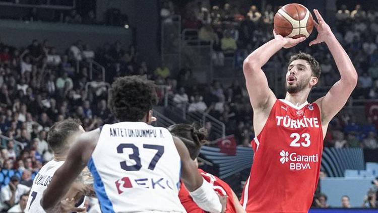 12 Dev Adam tarihi maçta Yunanistana fark attı, 24 yıl sonra final geldi