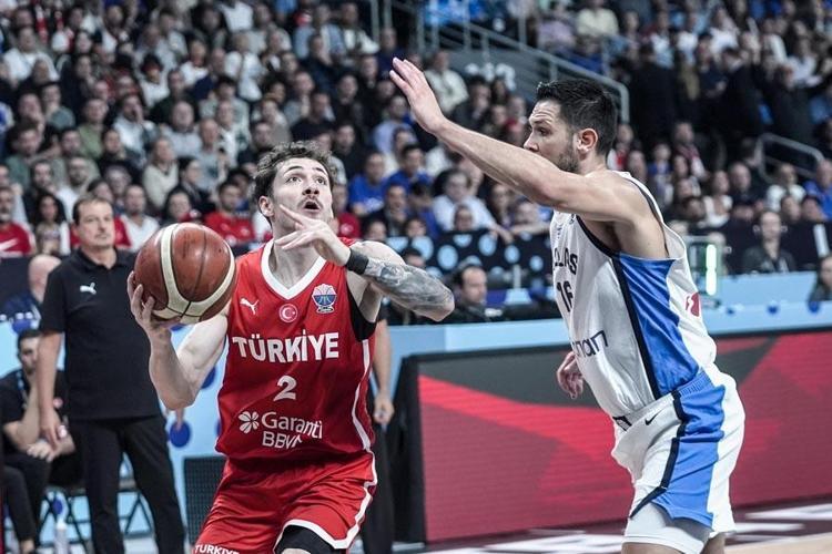 12 Dev Adam tarihi maçta Yunanistana fark attı, 24 yıl sonra final geldi