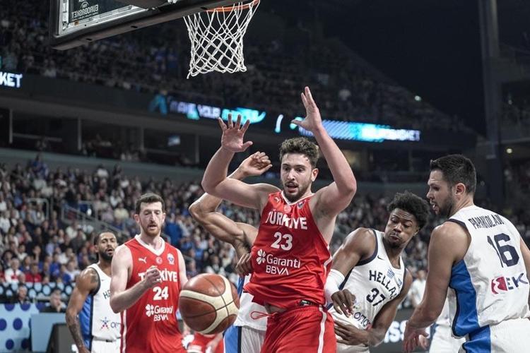 12 Dev Adam tarihi maçta Yunanistana fark attı, 24 yıl sonra final geldi