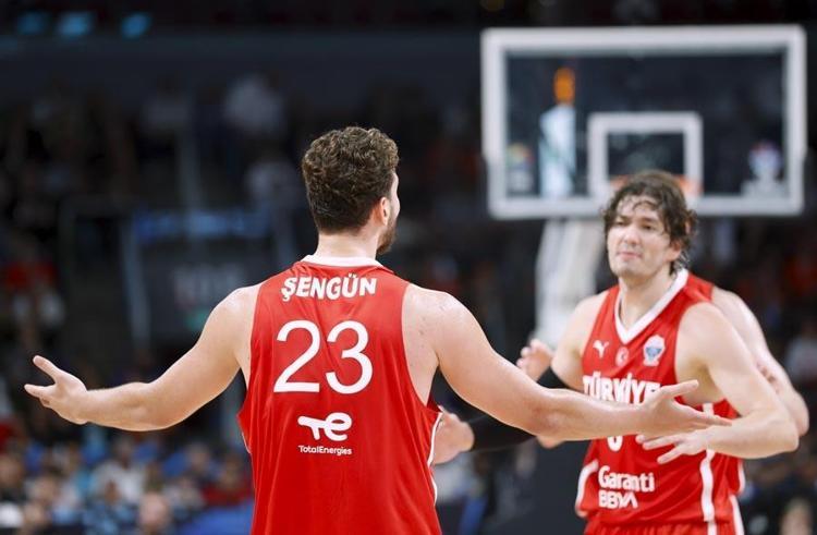 12 Dev Adam tarihi maçta Yunanistana fark attı, 24 yıl sonra final geldi