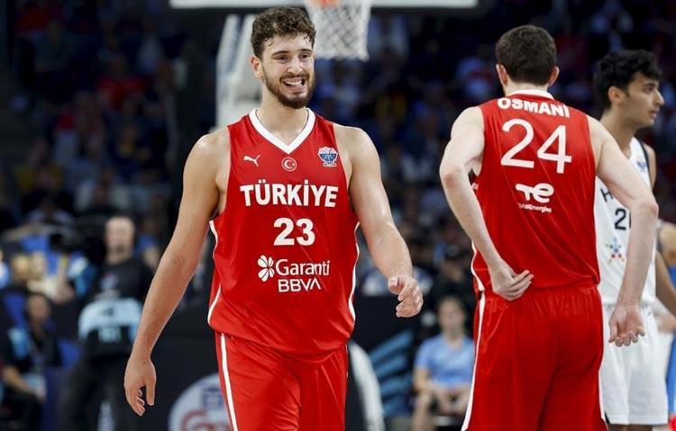 12 Dev Adam tarihi maçta Yunanistana fark attı, 24 yıl sonra final geldi