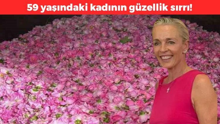 59 yaşındaki kadının cildinde hiç kırışıklık yok Meğer sırrı buymuş: 30 saniyelik rutin botoks ihtiyacını sıfırlıyor