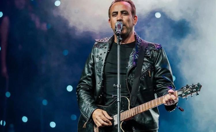 Sahne sonrası fenalaştı Haluk Levent hastaneye kaldırıldı