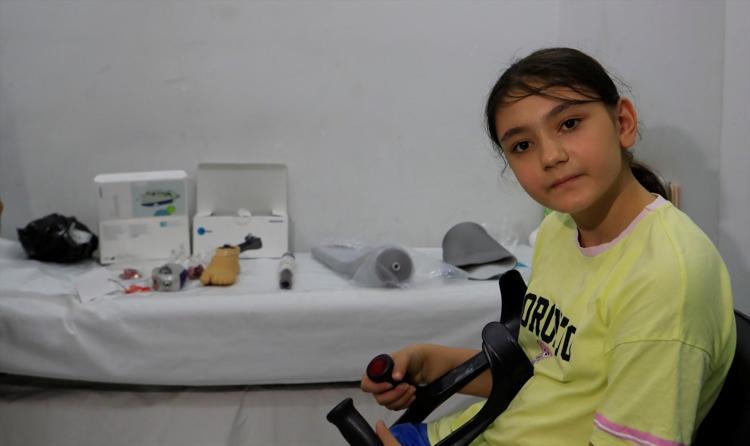 Özgenin büyük heyecanı Protez bacağı için ölçüleri alındı, okula gitmek için gün sayıyor