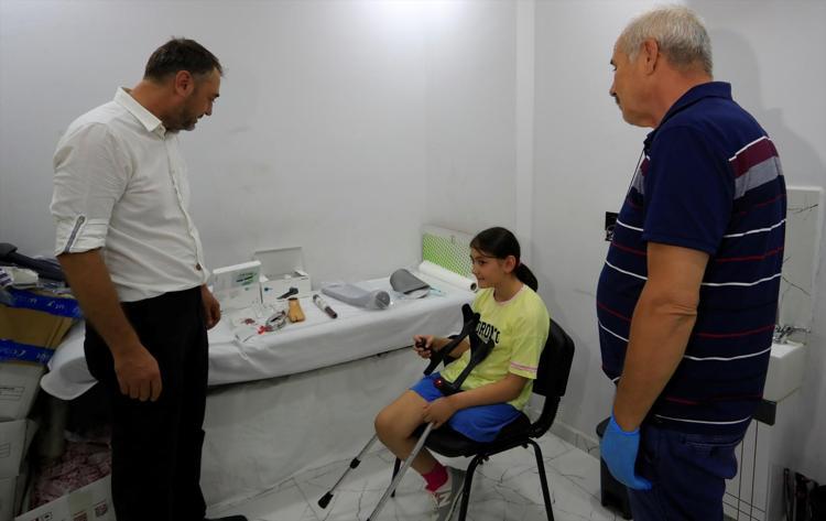 Özgenin büyük heyecanı Protez bacağı için ölçüleri alındı, okula gitmek için gün sayıyor