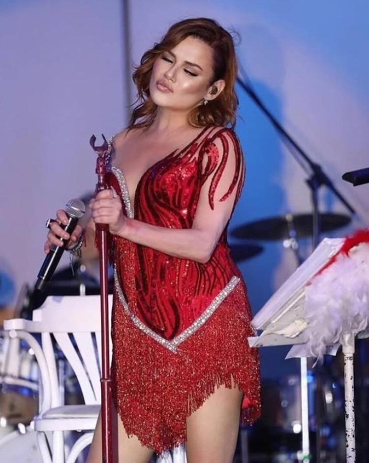 TEKNEDE ŞARKI
