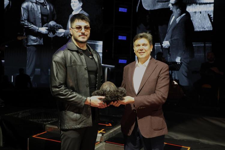 Semicenkin Bilecik konserinde izdiham yaşandı Defalarca anons yapıldı