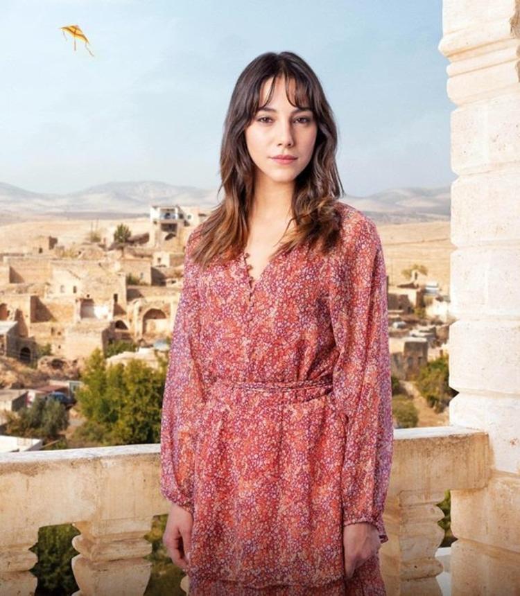 Dilin Döğer (Zerrin):