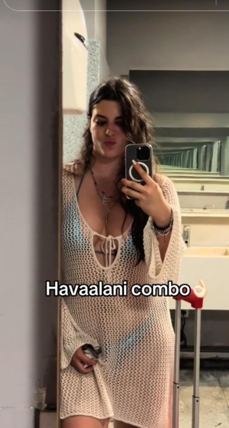 ÜSTÜMÜ DEĞİŞTİRMEYİ UNUTMUŞUM