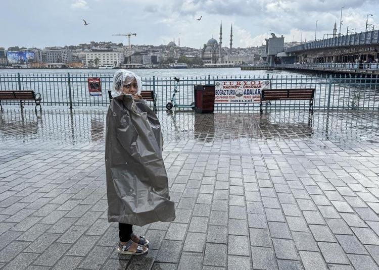 Kuvvetli yağmur ve gök gürültülü sağanak yağışlar geliyor Meteoroloji 31 ili uyardı: Sıcaklıklar 6 derece düşürecek