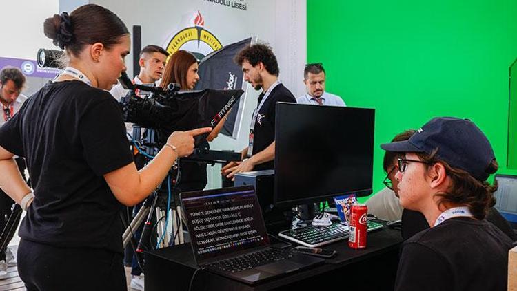 İstanbulda TEKNOFEST zamanı Demirören Medya yerini aldı