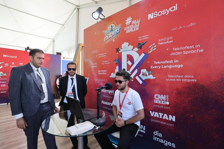 İstanbulda TEKNOFEST zamanı Demirören Medya yerini aldı