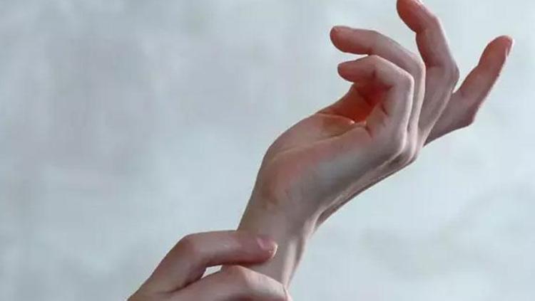 Nemlendirici krem etkisi veriyor Elleri pamuk gibi yumuşatıyor, 15 dakika bekletmek yetiyor