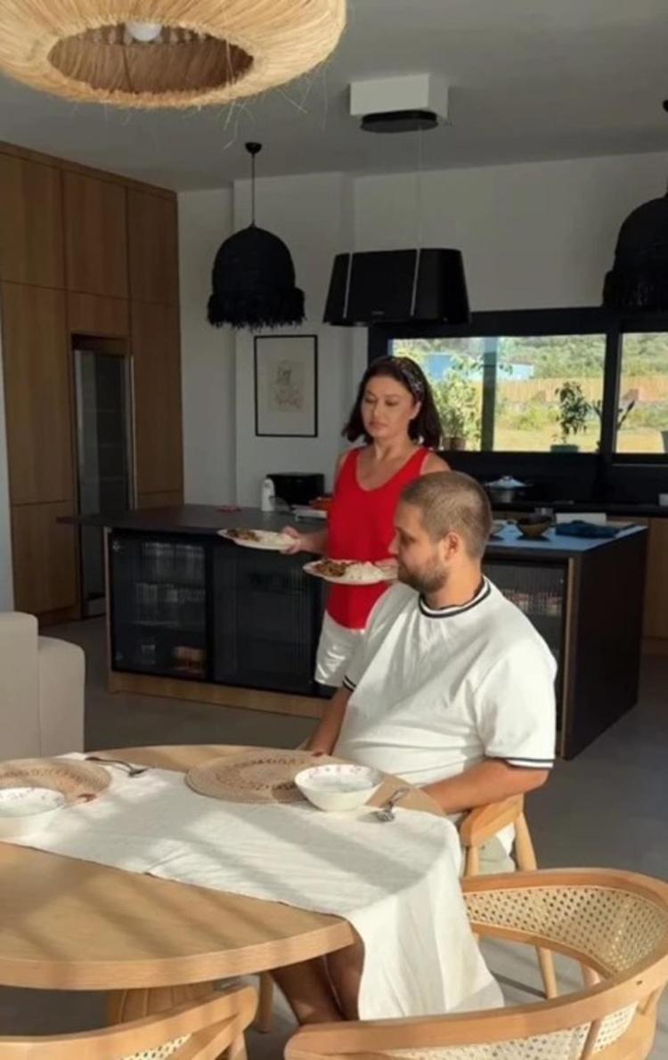 İstanbuldan kaçan kaçana Ünlü oyuncu Timur Acar, İznikte arsa aldı İlk zeytin hasadını yaptı