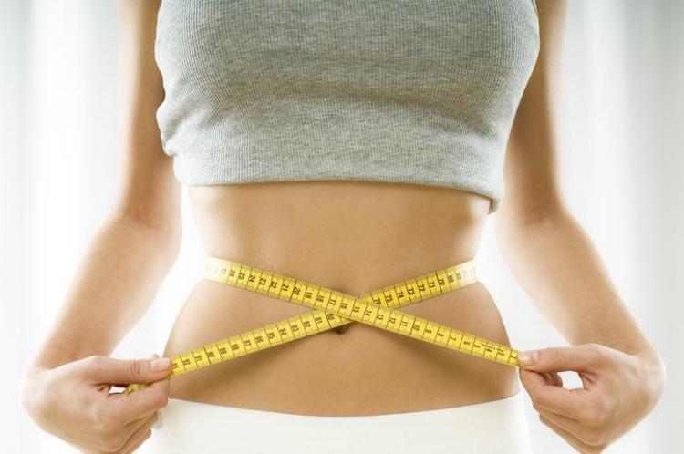 Diyetisyen öneriyor, 3 ayda 30 kilo birden verdiriyor İğne ipliğe dönmek isteyenler bardak bardak içiyor