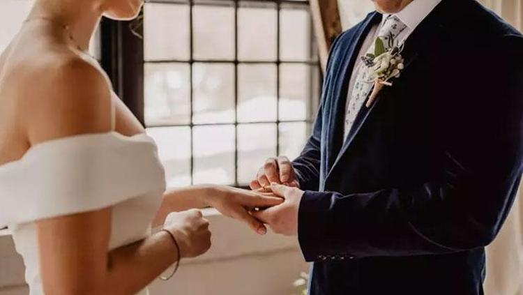 2025 bitmeden dünyaevine girecek burçlar onlarmış Aşkta yüzleri gülecek, nikah defterine imzayı atacaklar