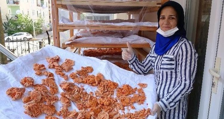 Gelenekten gelen güç Sonbaharda yapıp kış boyunca tüketiyorlar: Boğaz ağrısını sıfırlıyor, Canan Karatayın favori lezzeti, bağışıklık sistemini çelik gibi yapıyor