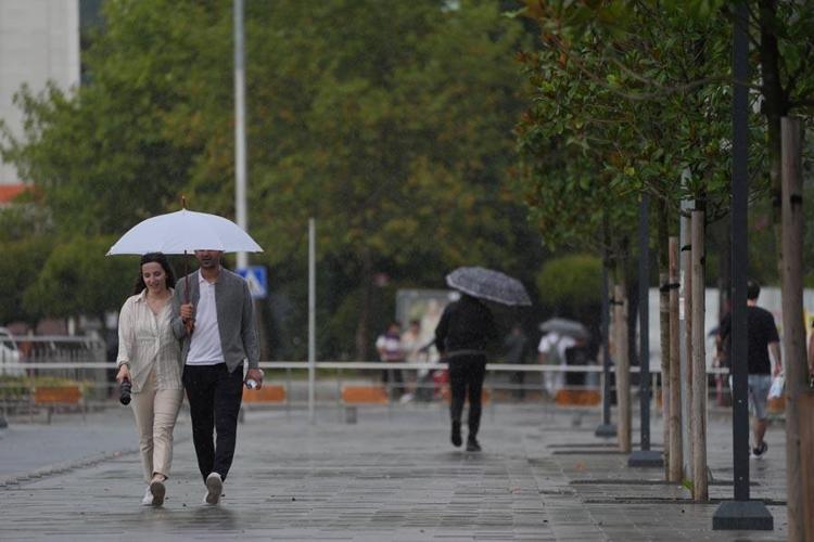 Kar yağışlarından sonra sıcaklık düşüyor gök gürültülü sağanak yağışlar geliyor Meteoroloji açıkladı Prof. Dr. Orhan Şen uyardı: Montlarınızı çıkartın