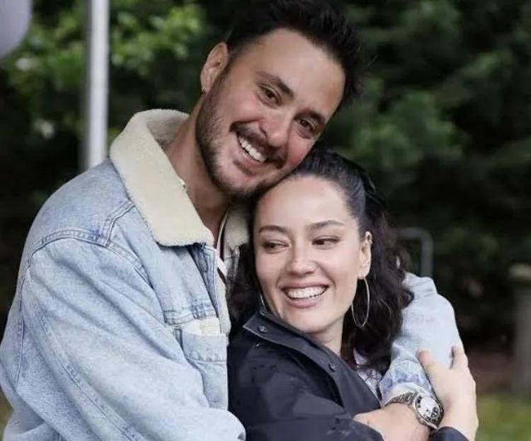 BEN DE KADIN OLARAK TABİİ Kİ ZORLANIYORUM