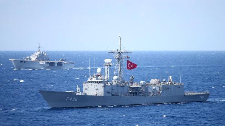 Türk Donanması, NATO tatbikatında sahnede: TCG Anadolu, İtalya açıklarında gücünü sergiliyor