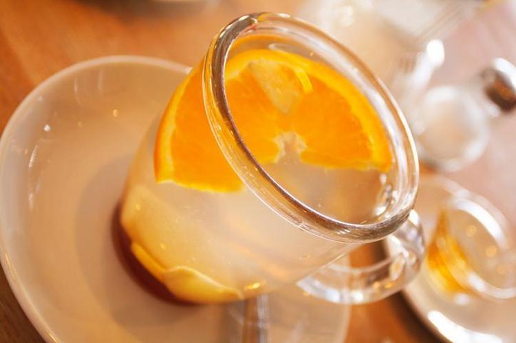 Çayını yapıp bardak bardak içince öksürük, hırıltı ve balgamı bıçak gibi kesiyor Solunum yollarını anında açıp boğazdaki mikropların kökünü kazıyor