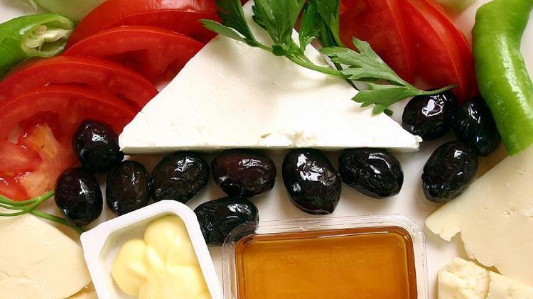 Peyniri yıllardır yanlış yiyormuşuz Meğer böyle tüketince faydası 10 kat artıyormuş, kemikleri beton gibi yapıyor