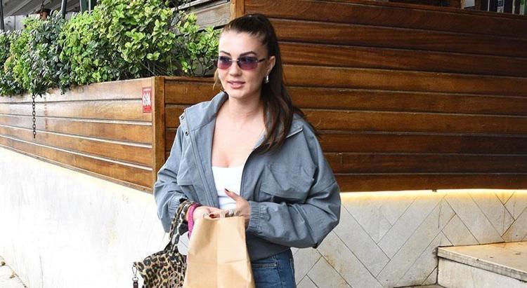 Makyajsız fotoğrafıyla gündeme gelen Burcu Özberk: Biz de insanız