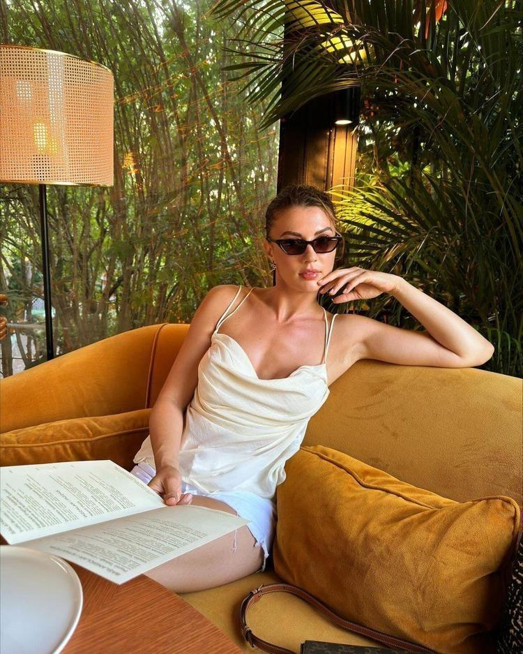 Makyajsız fotoğrafıyla gündeme gelen Burcu Özberk: Biz de insanız