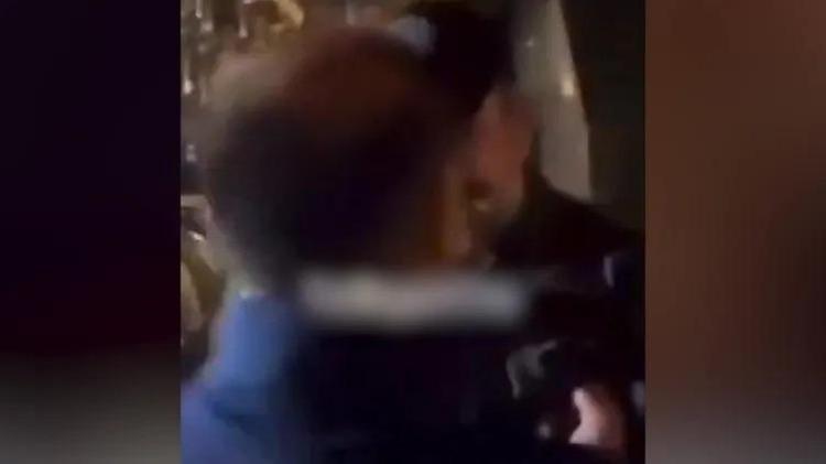 Röportaj vermek istemeyen Nejat İşler küfür etmişti Muhabirin ünlü oyuncuya kafa attığı görüntüler ortaya çıktı
