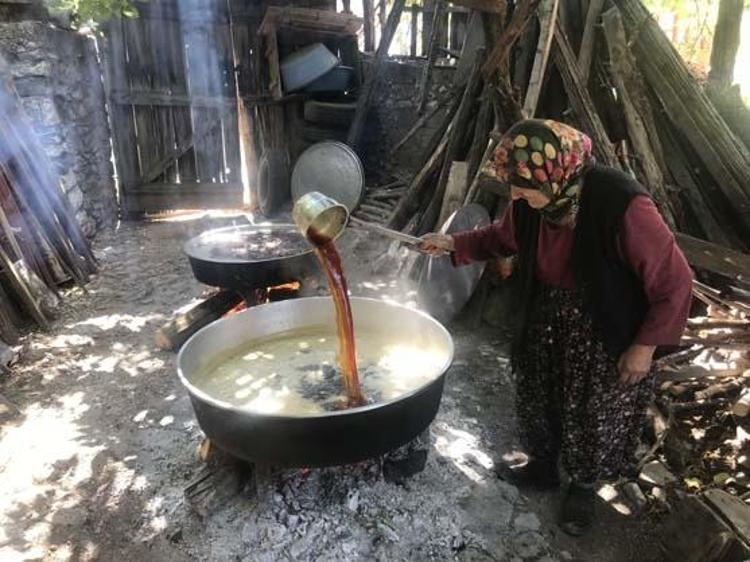50 kiloya 1 litre kül karıştırılarak hazırlanıyor Kilosu 500 TL: Kemikleri beton gibi güçlendiriyor, portakal suyuyla içince demir depolarını zirveye taşıyor