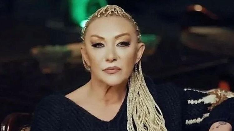 Hilal Cebeci ateş püskürdü Güllünün cenazesine nasıl çelenk yollarsınız