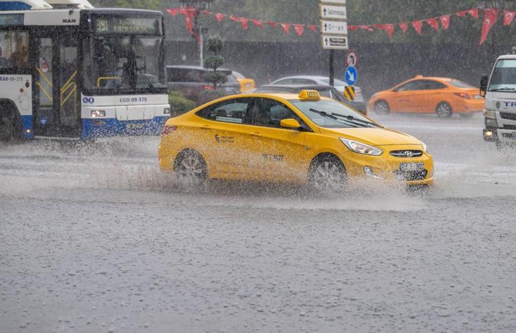 Kuvvetli yağmur sezonu başlıyor Tam 42 ilde etkili olacak, yoğunluk haritası yayınlandı