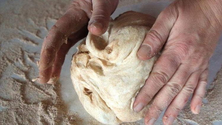 EKŞİ MAYALI EKMEK TARİFİ