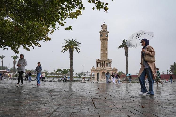 Yurdun batı kesimlerinde kuvvetli rüzgar bekleniyor