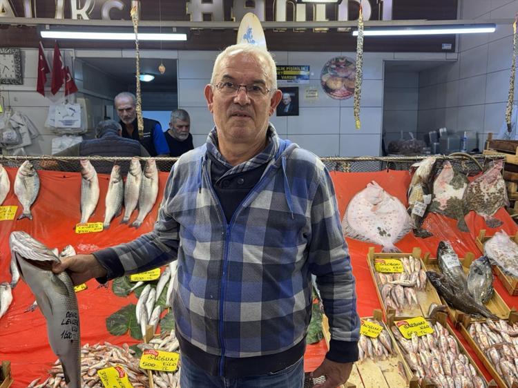 Hava soğuyunca fiyatlar yarı yarıya düştü Hamsi, çinekop, lüfer, mezgit...