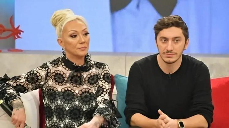 CENAZEDE GÖRDÜM VE ÇEKİNDİM