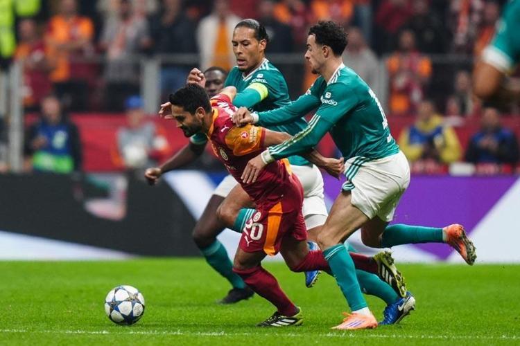 GALATASARAYI İZLEYEREK BÜYÜDÜM