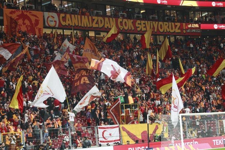 Yönetim tam kadro derbide