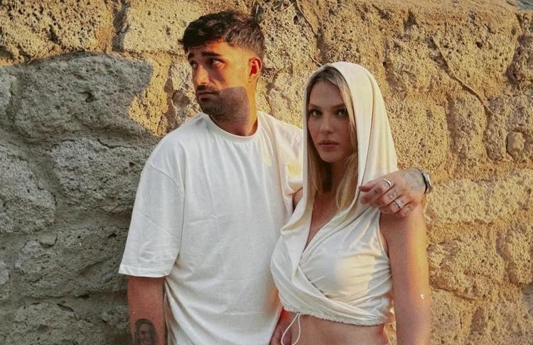 Yasemin Şefkatli Emir ve Ayeli paylaştı Ne kadar değişmişler inanamıyorum