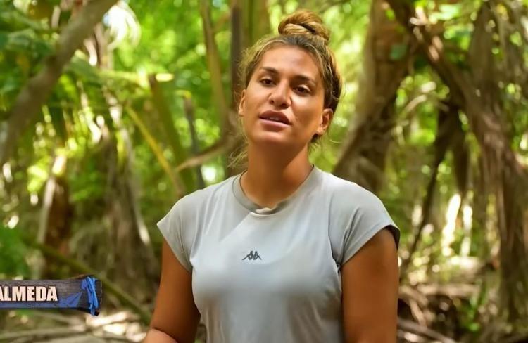 Tek celsede boşanan Survivor Almeda Baylandan yeni sevgilisiyle romantik poz