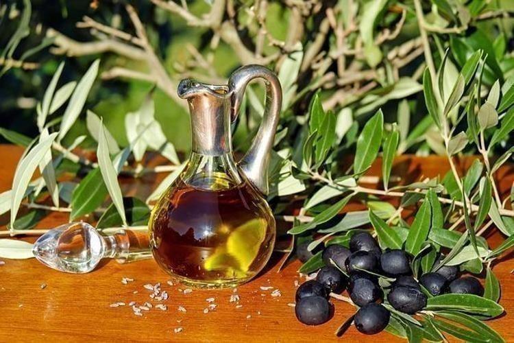 Kansersavar besinler listesinde ilk sırada Osman Müftüoğlu herkesin merak ettiği soruyu yanıtladı: Siyah zeytin mi faydalı yeşil zeytin mi