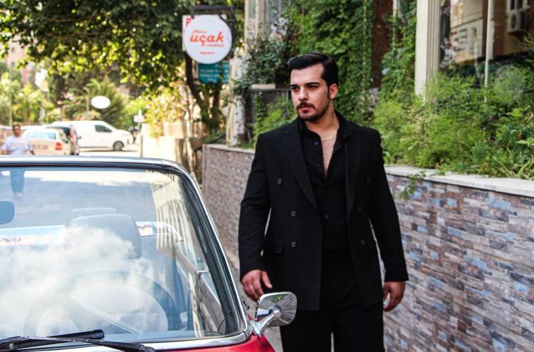 Adanalı galerici Eşref Tek Videolarıyla gündem oldu