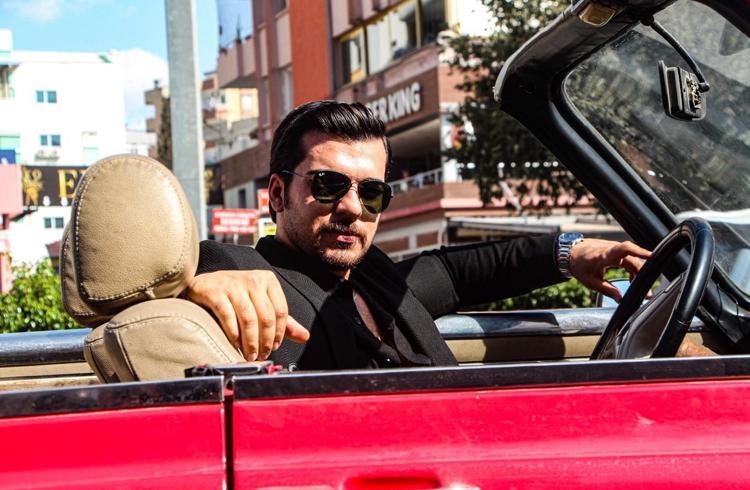 ÖĞÜT VERDİĞİ SAHNEYİ ÇOK BEĞENİYORUM