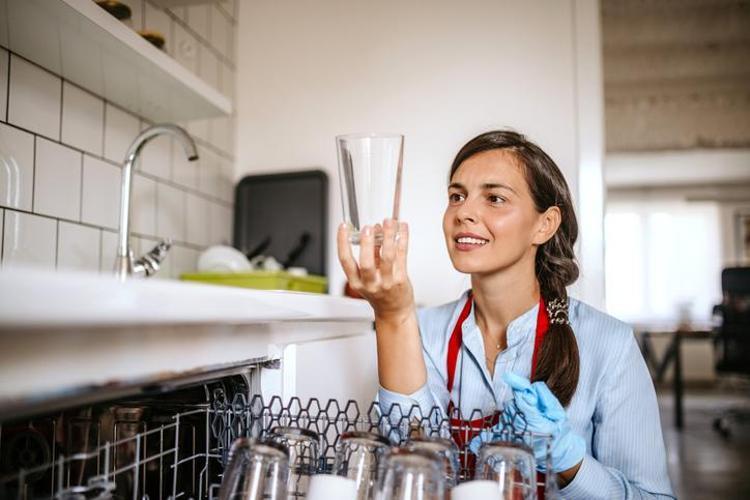 Bulaşık makinesini bu saatte çalıştırın Basit bir alışkanlığa dönüştürün