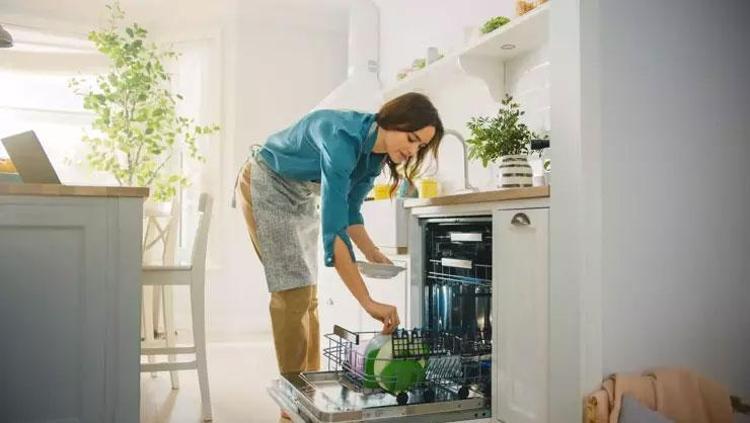 Bulaşık makinesini bu saatte çalıştırın Basit bir alışkanlığa dönüştürün