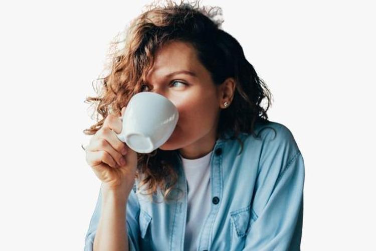 CİLT TONUNU EŞİTLİYOR