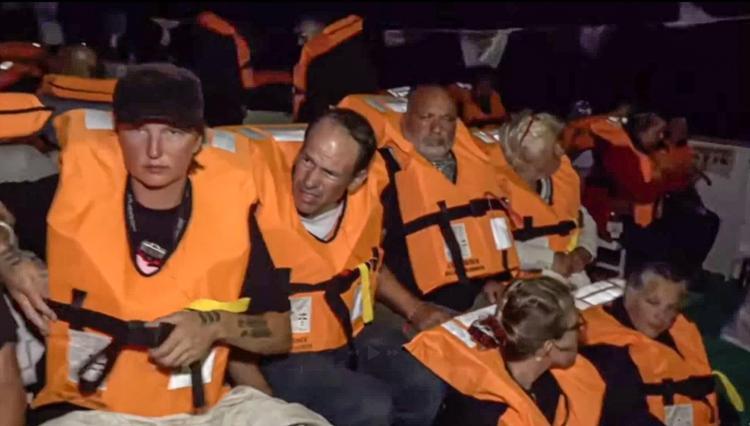 İsrail Özgürlük Filosuna saldırdı Dışişlerinden sert tepki