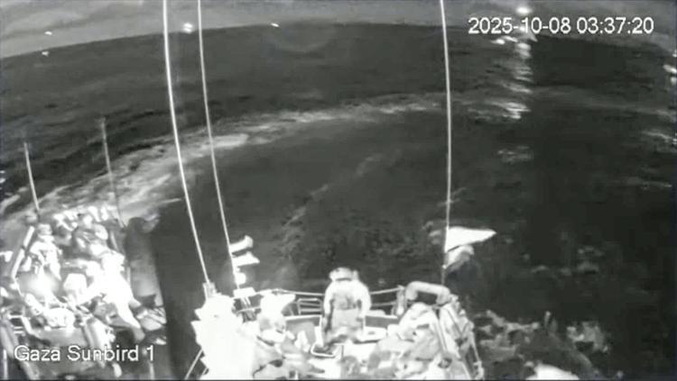 İsrail Özgürlük Filosuna saldırdı Dışişlerinden sert tepki